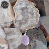 Pendentif en Lépidolite avec une Chaîne Acier