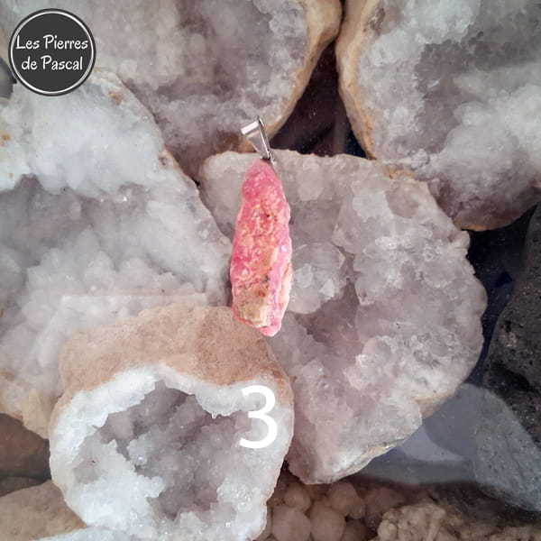 Pendentifs Rhodochrosite Brute d'Argentine 2A avec une Chaîne en Métal Argenté de 50 cm N°3