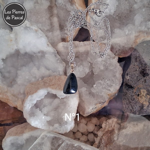 Commande Dany V. - 2 Pendentifs et 1 Paire de Boucles d'Oreilles en Shungite De Russie Grade A