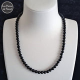 Ras de Cou Tourmaline Noire du Mexique Grade A Boules de 6 mm d'une Longueur de 44 cm + 4 cm sur un buste blanc