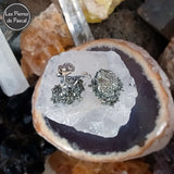 Mineur en Métal sur un Cristal de Roche Grade A avec de la Pyrite de Fer