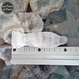 Statuette de Marie en Cristal de Roche du Brésil Grade A de 10 cm avec mesure sur 1 règle