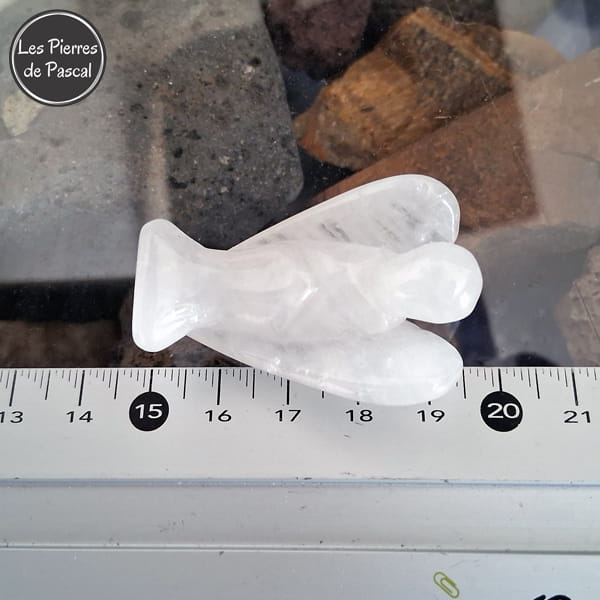 Sculpture d'Ange en Cristal de Roche du Brésil de Grade A de 4,5 cm de Haut sur la règle