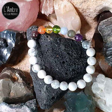 Une Création 7 Chakras Hyper Vertueux avec Howlite Blanche et de Superbes Minéraux Nobles de 8 mm