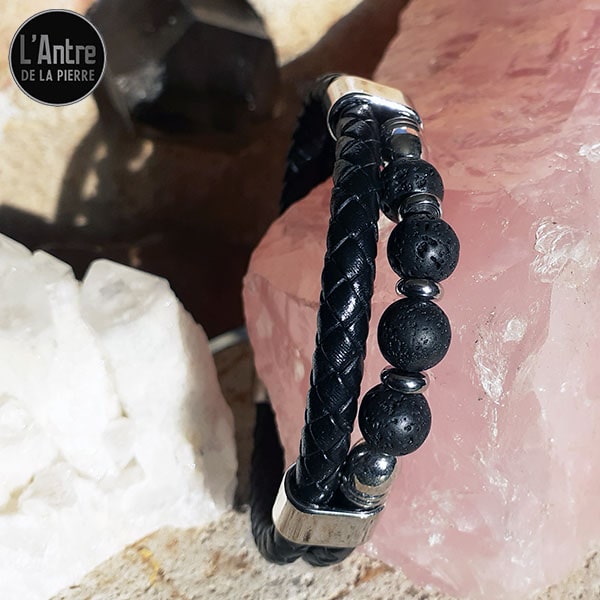 Bracelet en Véritable Cuir Noir avec 4 Pierres de Lave Naturelles de 8 mm et des Décors en Acier Argenté