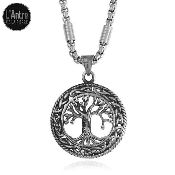 Collier avec des agates onyx noires et mailles en métal avec un pendentif arbre de vie