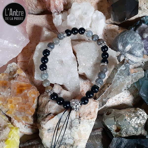 Commande Sandrine P. - Bracelet Grenat Almandin, Bracelet Cornaline Œil de Faucon et Bracelet Obsidienne Noire Labradorite avec une Tête de Lion