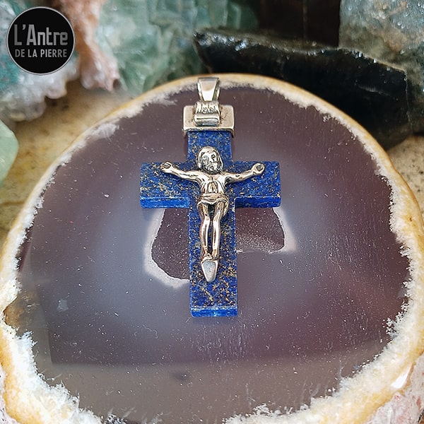 Pendentif avec un Christ en Argent Sterling 925 sur une Croix en Lapis-Lazuli d'Afghanistan de Qualité AA