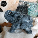 Sculpture d'Éléphant en Quartz Blanc, Rose, Aventurine Verte, Obsidienne Noire ou Labradorite de 5 cm de Long